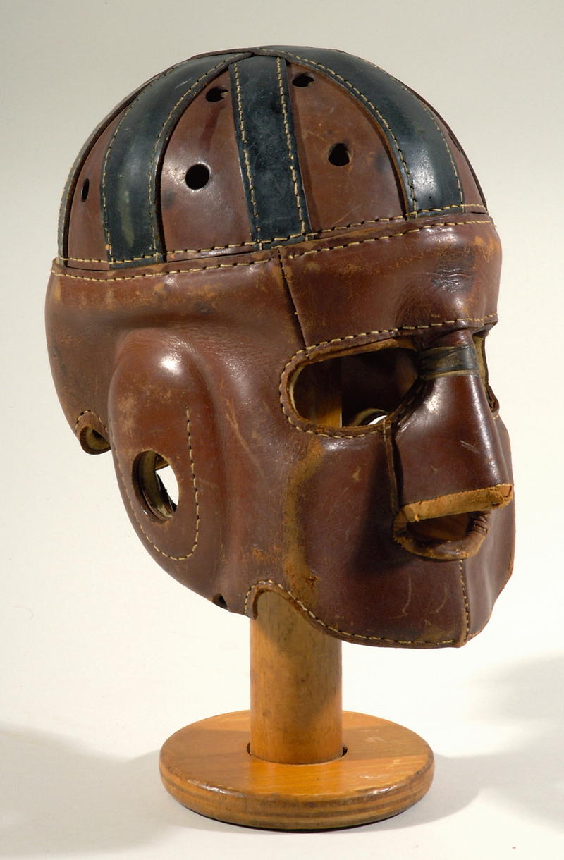 Illustration for article titled 12 Helmets from the Dark Ages of Football